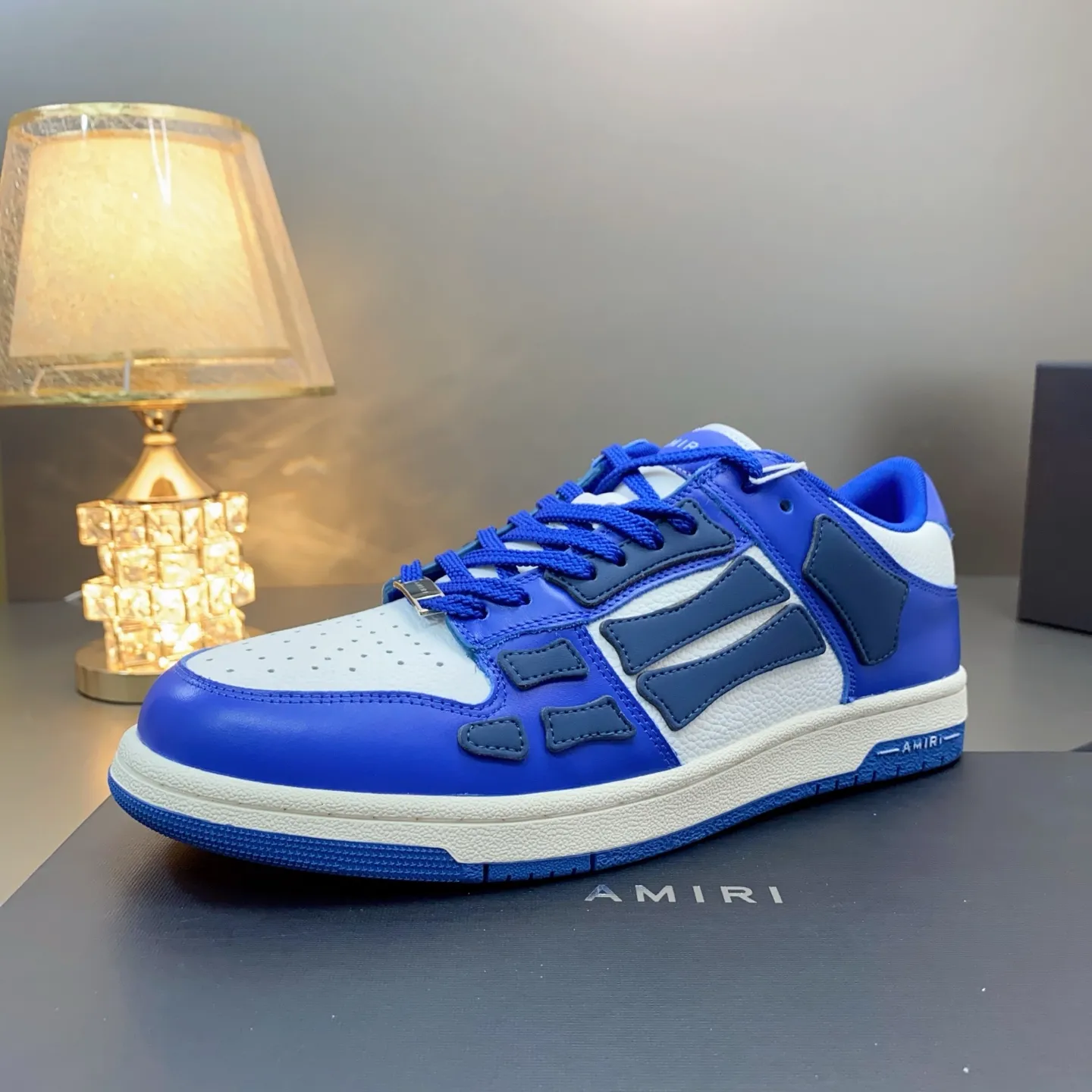 p580🐮🐮AMIRI Couple Style👑 The latest The Pacific Series Couple Style💀🦴Bone Stars Casual Sports Shoes Skateboard Shoes✔️ AMIRI's Pacific shoes are a sneaker that combines luxury and street style. Many celebrities and Internet celebrities have the same style. Its design and workmanship are very exquisite. Made of high-grade cow leather, soft to the touch and highly durable. 💎Fabrics: Original custom imported first-layer cowhide 💎Inner lining: Original customized breathable mesh 💎Foot: Original injection molded one-piece, comfortable, wear-resistant and not tiring for feet 💎Outsole: Original 1:1 molded three-color sole Original outsole 💎Sole thickness: 3CM 💎Size: Female 35-40 Male 39-46 💎Price; Top version 👑Special remarks Remark: (Female size 34 40 . Men's sizes 38 45 46 are customized and cannot be returned or exchanged. Please note when ordering! Thank you🤝🤝
